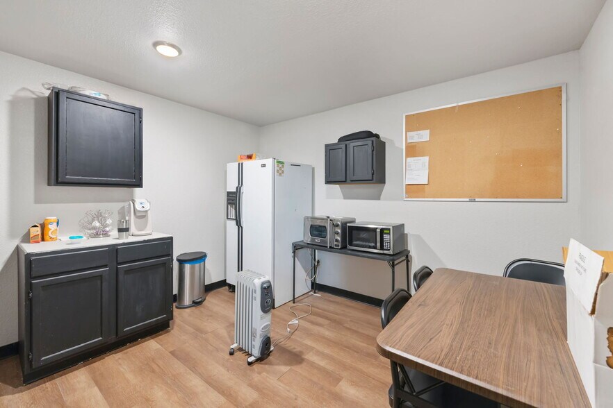 More Photos Of 1 Stevenson Rd, Laramie Specialty For Lease