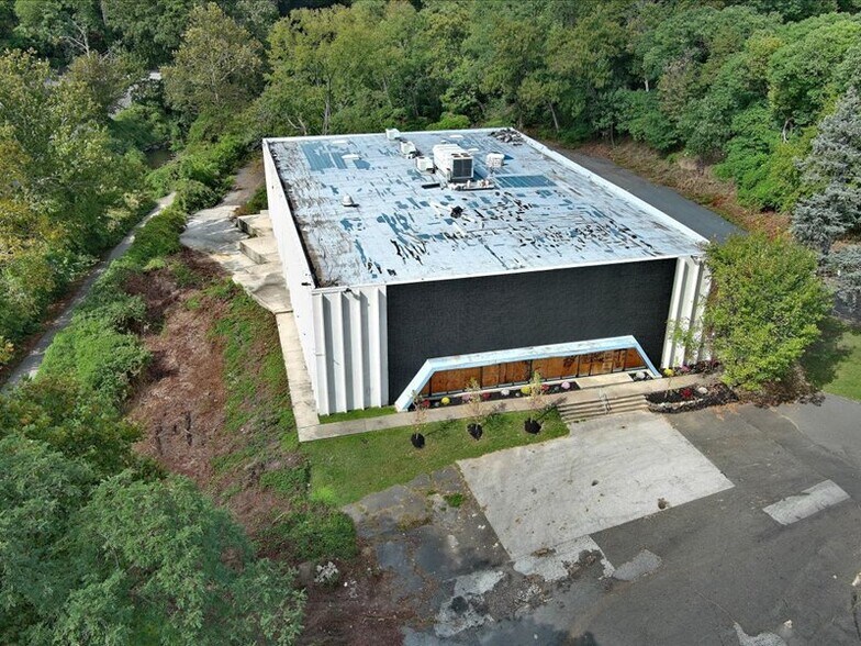 More Photos Of 4000 Bridge St, Drexel Hill Manufacturing For Lease