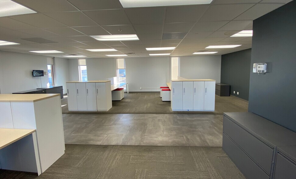 More Photos Of 4433 W 49th St, Tulsa Warehouse For Lease