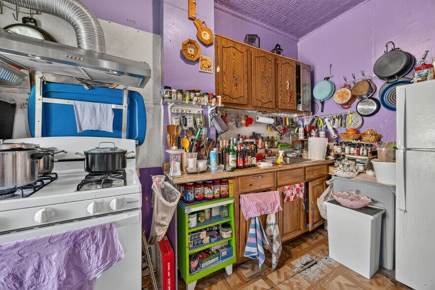 More Photos Of 6049 68th Ave, Ridgewood Apartments For Sale