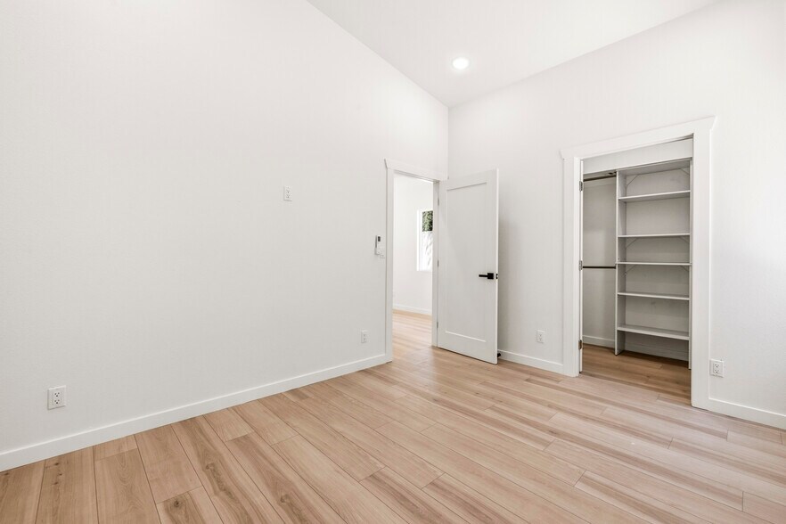 More Photos Of 22320 Itasca St, Chatsworth Apartments For Sale
