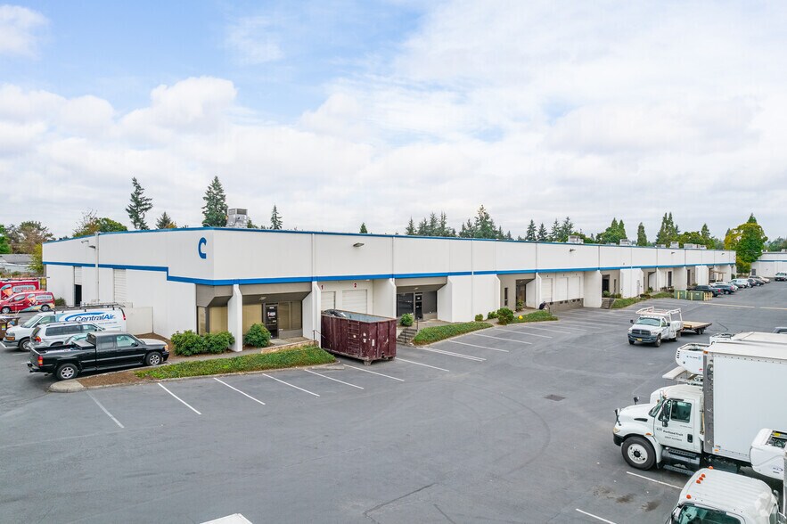 More Photos Of 8825 SE Jannsen Rd, Clackamas Unknown For Lease