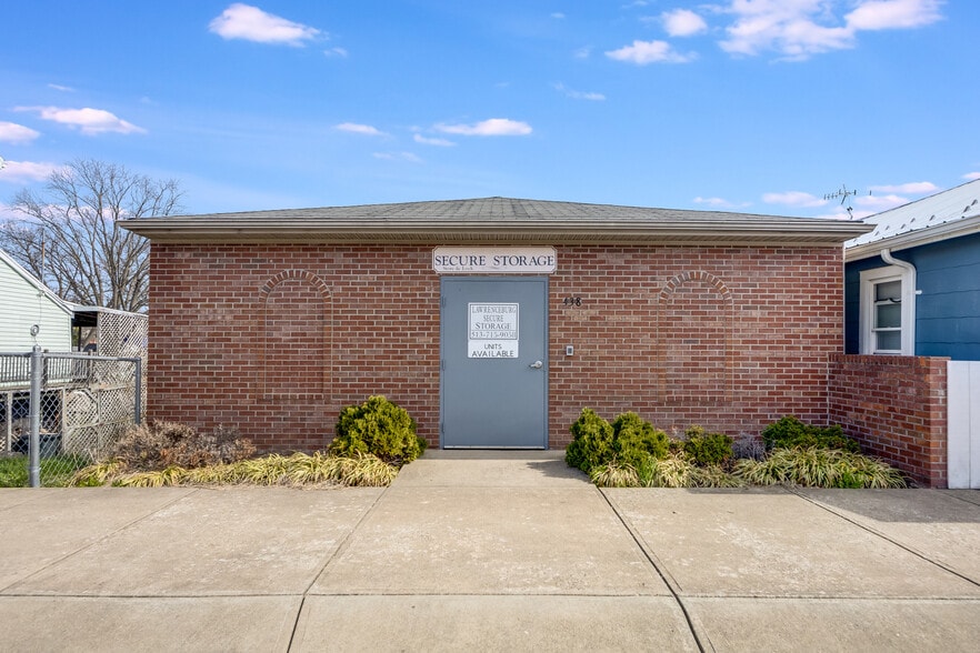 More Photos Of 438 Walnut St, Lawrenceburg Self Storage For Sale