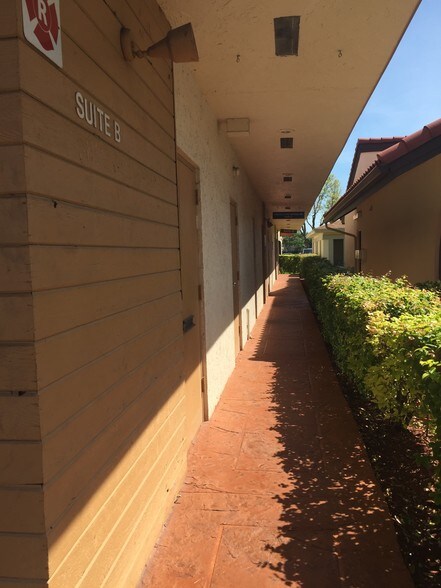 More Photos Of 2221 N University Dr, Pembroke Pines Medical For Lease