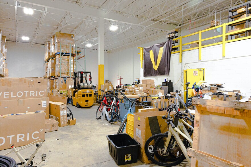 More Photos Of 171 Heller Pl, Bellmawr Warehouse For Lease