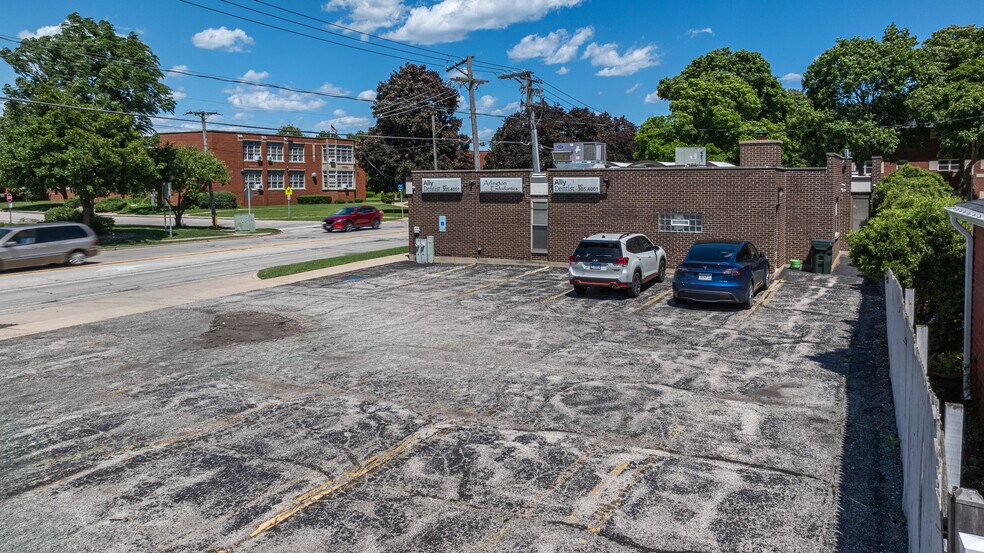 More Photos Of 605-615 W Euclid Ave, Arlington Heights Medical For Lease