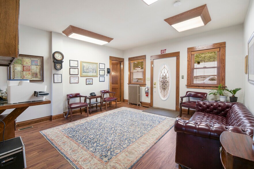 More Photos Of 105 Gleneida Ave, Carmel Office For Sale