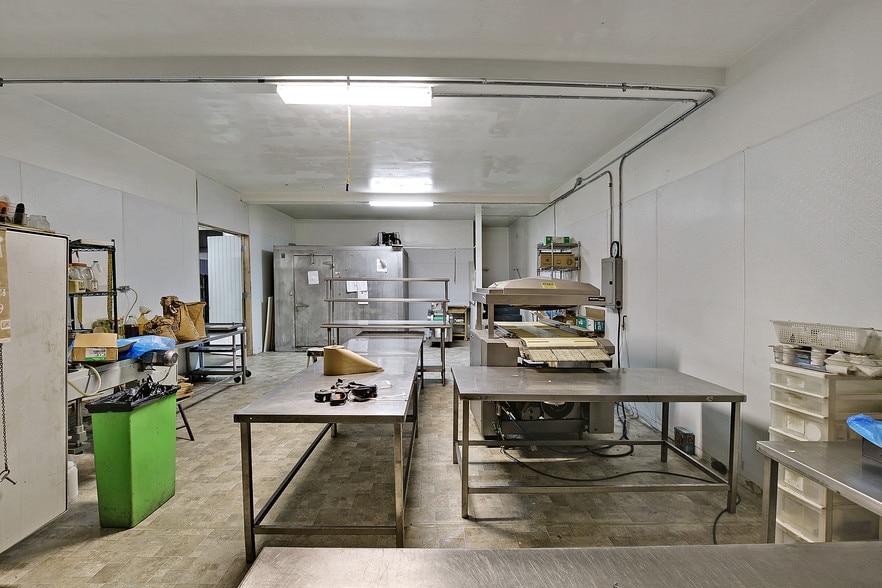 More Photos Of 4800 Bissell Ave, Richmond Manufacturing For Sale