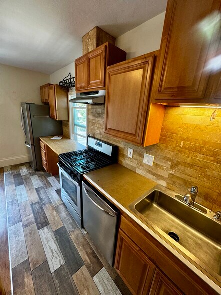 More Photos Of 740-744 Alcatraz Ave, Oakland Apartments For Sale