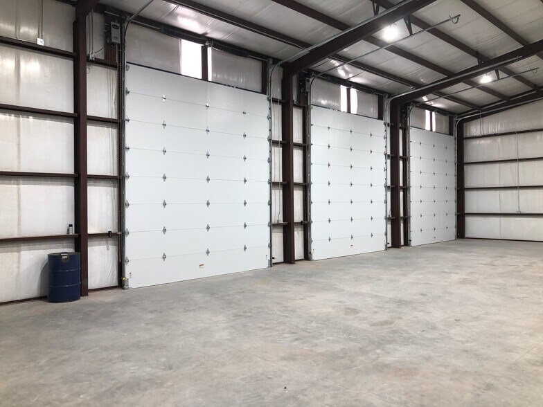 More Photos Of 4424 W 8th St, Odessa Industrial For Lease