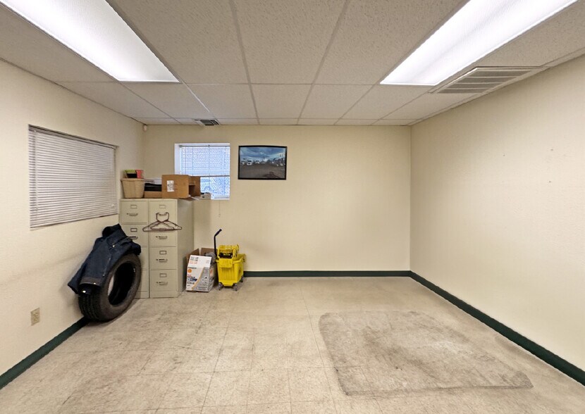 More Photos Of 3020 Todos Santos Dr NW, Albuquerque Warehouse For Sale