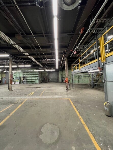 More Photos Of 1360 Drake Park S, Bronx Warehouse For Lease