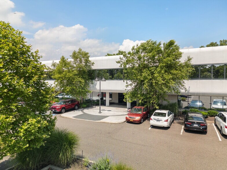 More Photos Of 35 Pinelawn Rd, Melville Office Residential For Lease