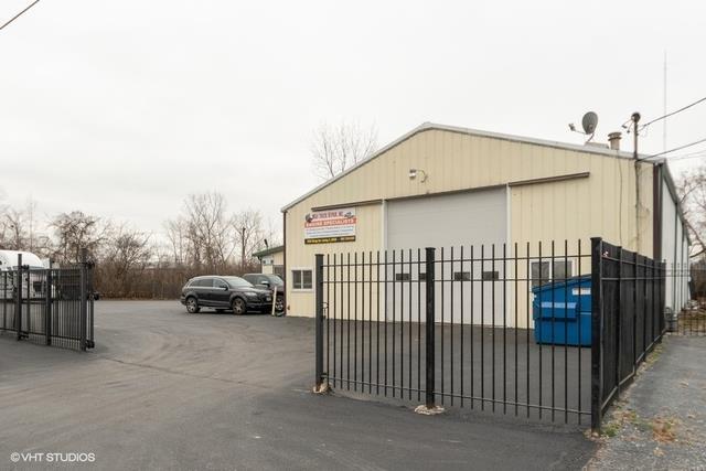 More Photos Of 17620 Chicago Ave, Lansing Service For Lease