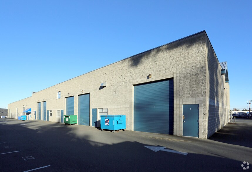 More Photos Of 744 Fairview Rd, Esquimalt Warehouse For Lease