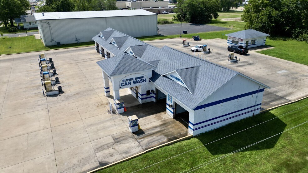 More Photos Of 1004 W Eldorado St, Decatur Carwash For Sale