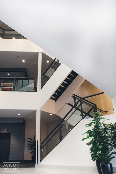 More Photos Of 7225 Northland Dr, Brooklyn Park Office For Lease