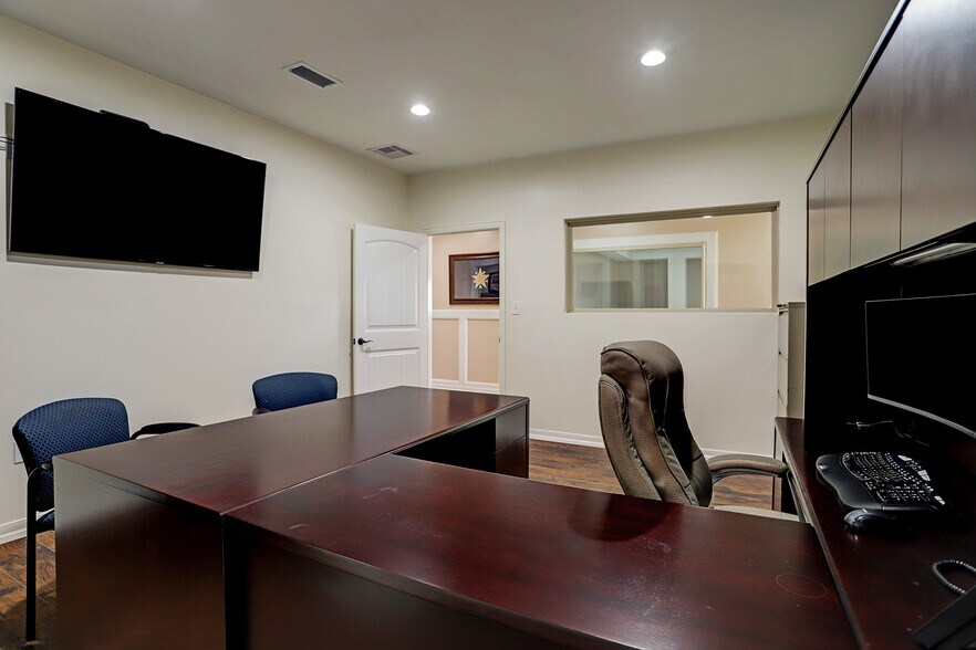 More Photos Of 16910 FM 2920 Rd, Tomball Office For Lease