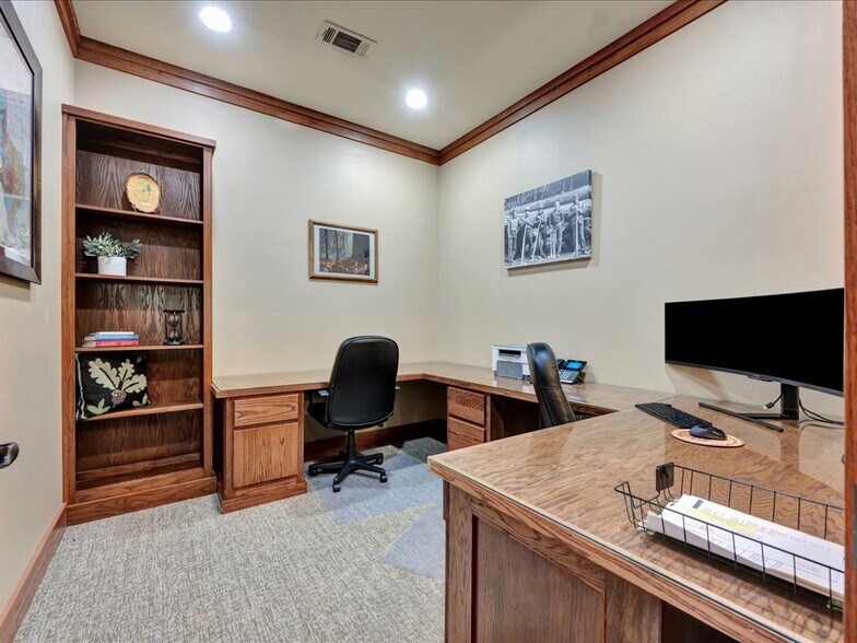 More Photos Of 7680 FM 2497, Lufkin Office For Sale