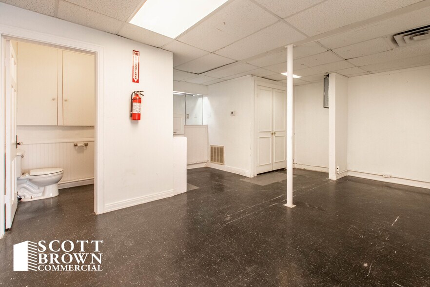 More Photos Of 211 Cedar, Denton General Retail For Lease