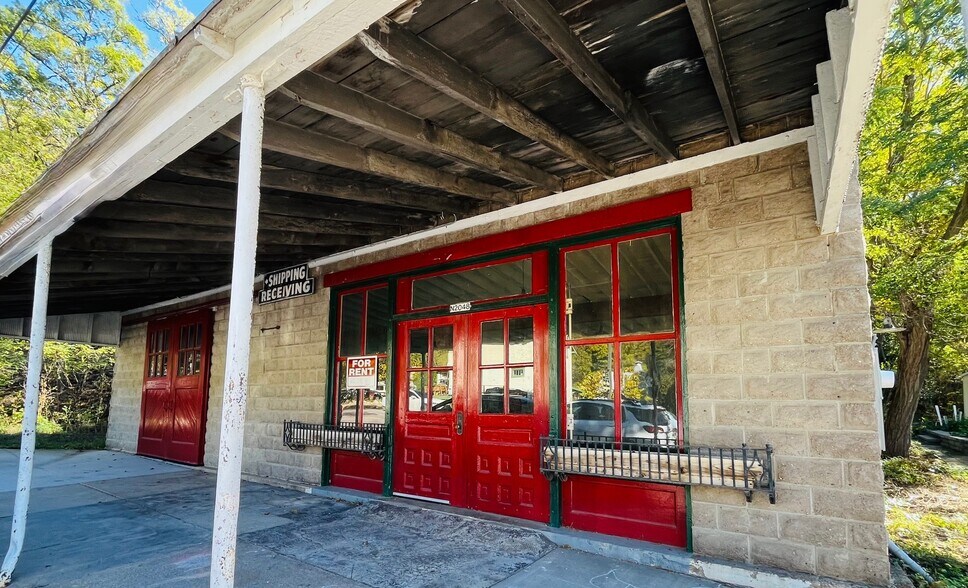 More Photos Of N2048 Spring St, Stockholm General Retail For Lease