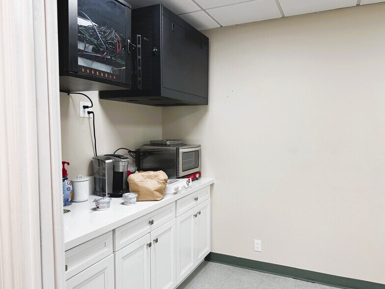 More Photos Of 8419 La Mesa Blvd, La Mesa Medical For Lease