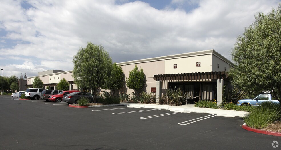 Primary Photo Of 1609 E McFadden Ave, Santa Ana Manufacturing For Lease