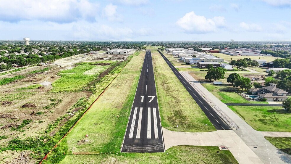 More Photos Of 9408 Learjet Ln, McKinney Airplane Hangar For Sale