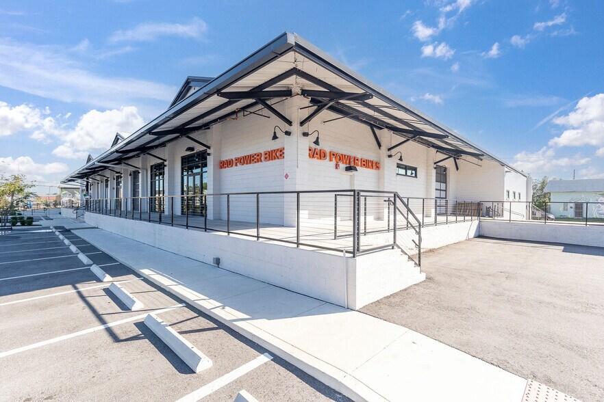 More Photos Of 2450 5th Ave S, Saint Petersburg Manufacturing For Lease