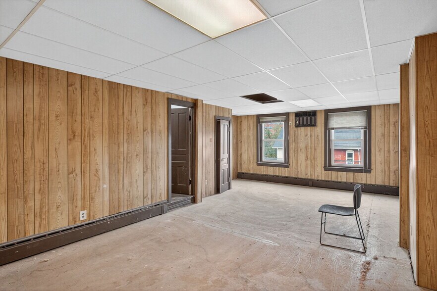 More Photos Of 1106 Broadway, Fountain Hill Office Residential For Sale