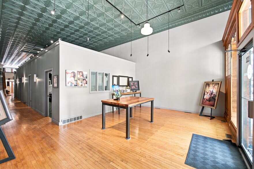 More Photos Of 121 E Bremer Ave, Waverly General Retail For Sale