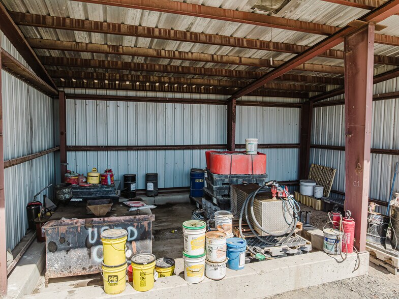 More Photos Of 824 Poplar St, Carlin Industrial For Sale