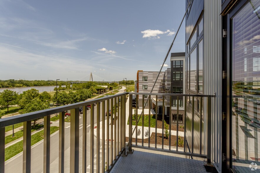 More Photos Of 1000 Berkley Pky, Kansas City Apartments For Sale
