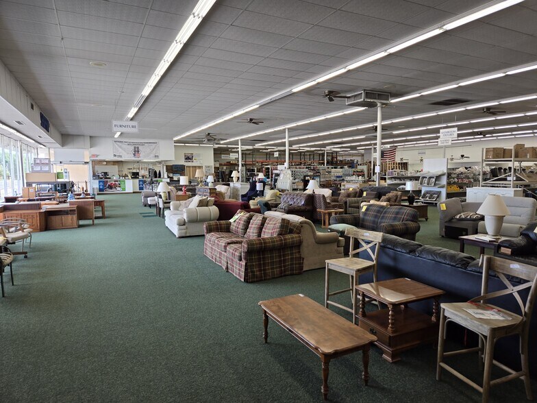 More Photos Of 3970 North Bend Rd, Cincinnati Freestanding For Sale