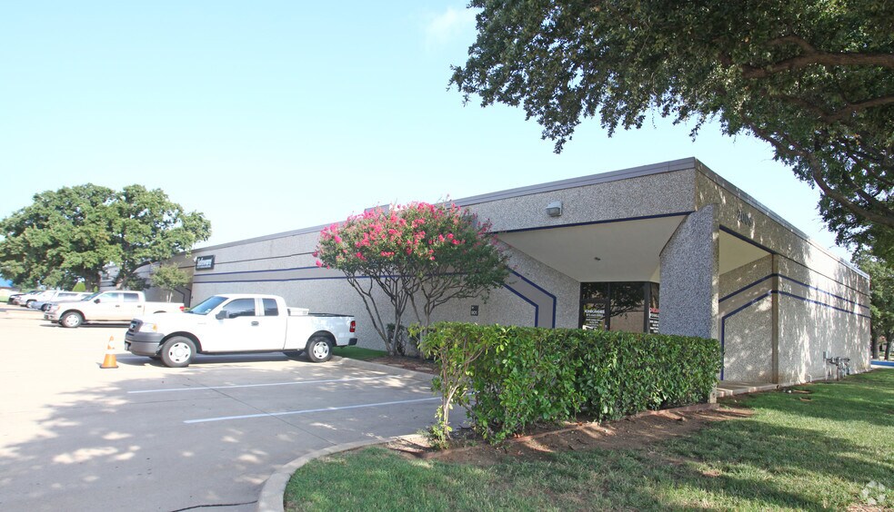 More Photos Of 2009 108th St, Grand Prairie Unknown For Lease