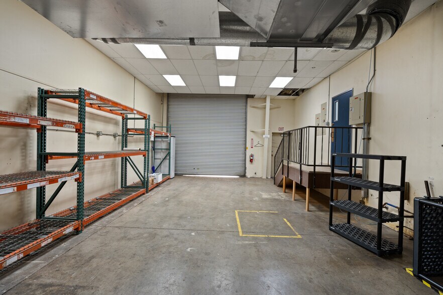 More Photos Of 1388 Antelope Rd, White City Office For Sale