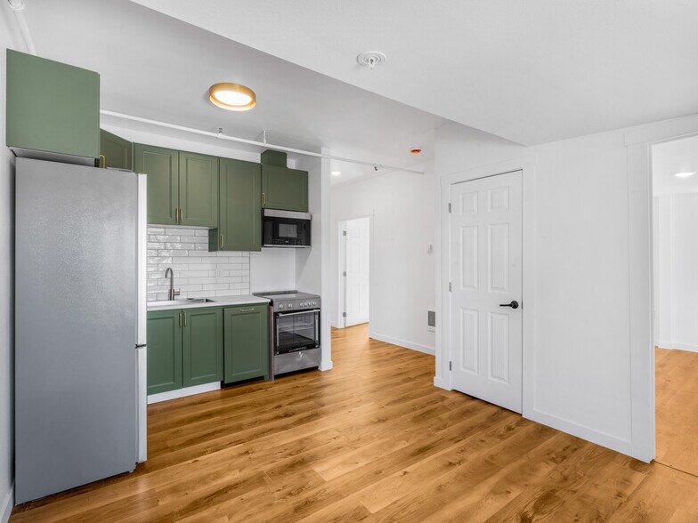 More Photos Of 525 SW 4th Ave, Canby Apartments For Sale