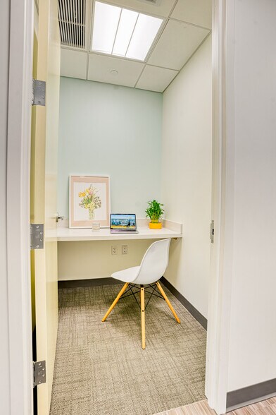 More Photos Of 1700 E Putnam Ave, Old Greenwich Office For Lease