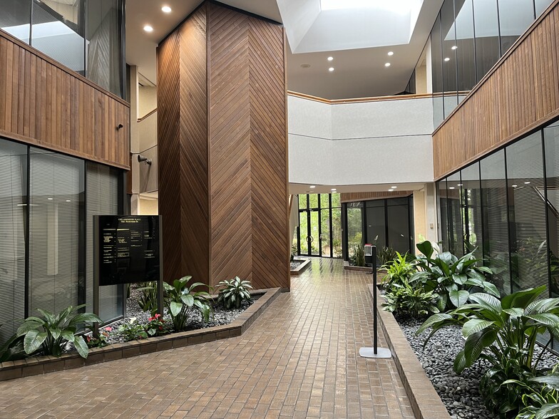 More Photos Of 600 Rockmead Dr, Kingwood Unknown For Lease