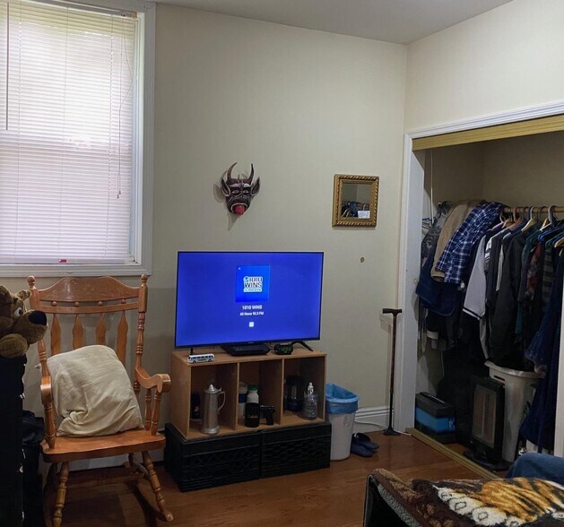 More Photos Of 109-07 Farmers Blvd, Saint Albans Storefront Retail Residential For Sale