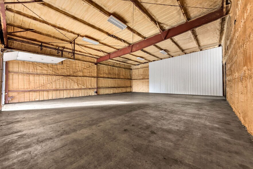 More Photos Of 1425 SE 9th St, Warrenton Warehouse For Sale