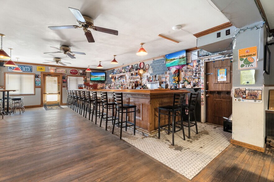 More Photos Of 632 W Seneca St, Ithaca Bar For Sale