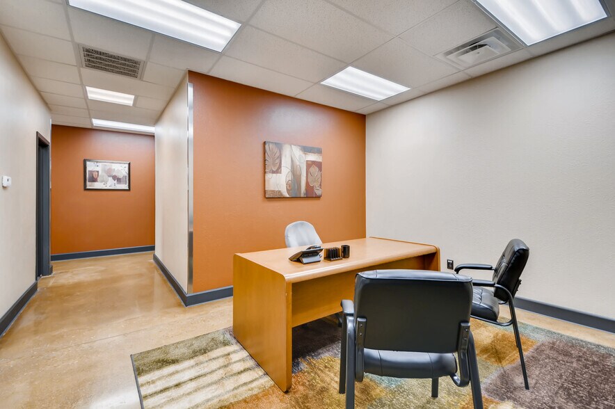 More Photos Of 2000 E Randol Mill Rd, Arlington Light Distribution For Lease