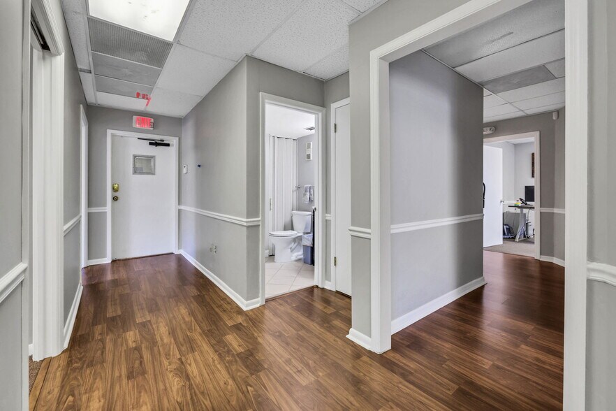 More Photos Of 5209 San Jose Blvd, Jacksonville Office For Sale