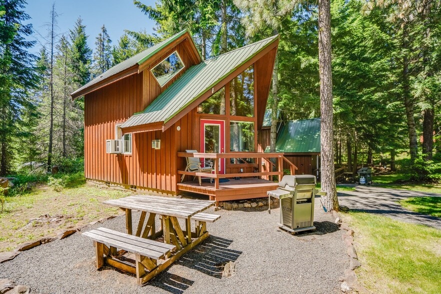 More Photos Of 2291 Highway 141, Trout Lake Hotel For Sale