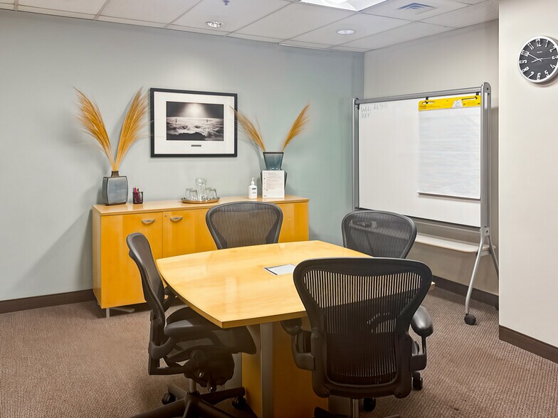 More Photos Of 400 E Pratt St, Baltimore Coworking Space