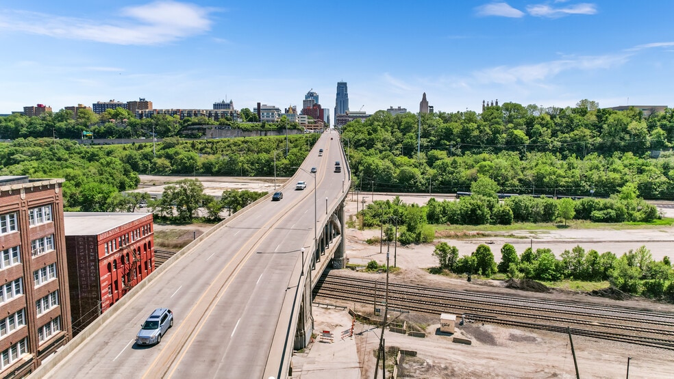 More Photos Of 1217 W 12th St, Kansas City Flex For Lease