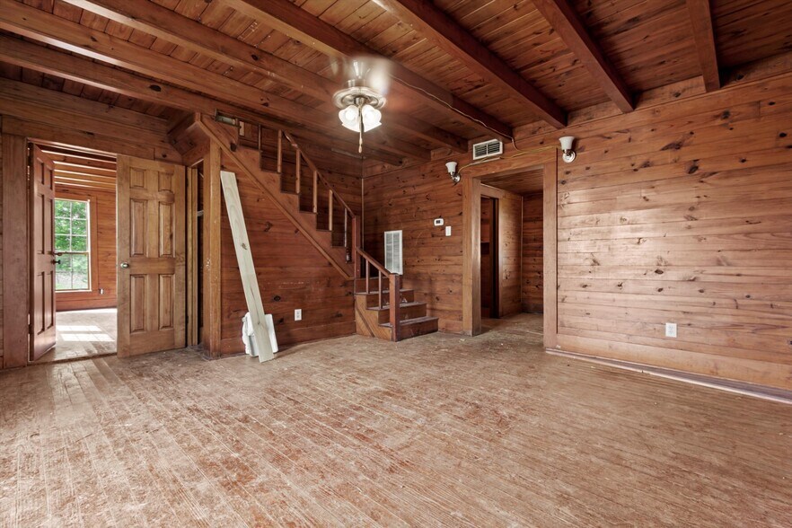 More Photos Of 1000 Rohde Rd, Kyle Service For Lease