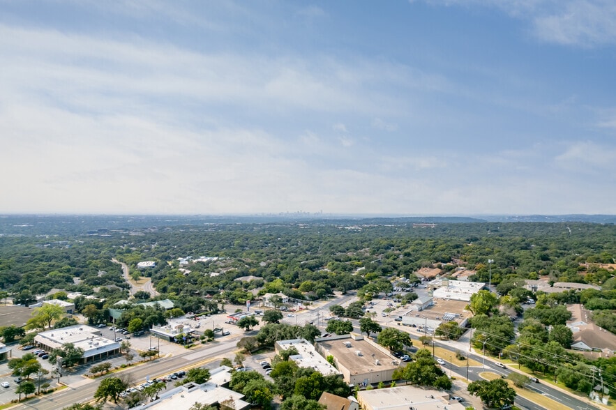 More Photos Of 8108 Mesa Dr, Austin Unknown For Lease