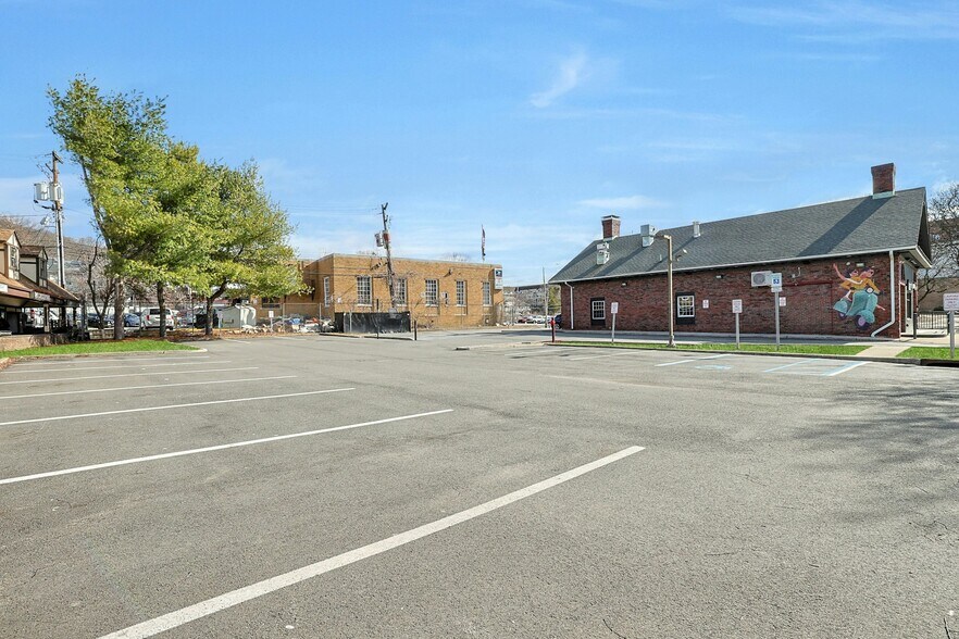 More Photos Of 50 Lafayette Ave, Suffern Freestanding For Sale